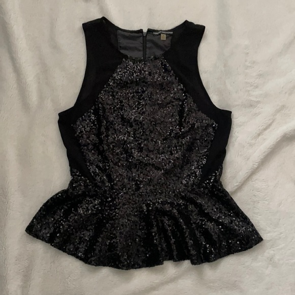 Black foreign exchange top - Picture 4 of 4